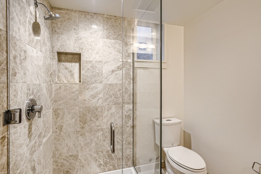 Building Photo - 4400 55th Ave NE