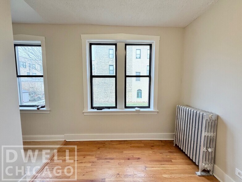 Building Photo - 1544 N Kedzie Ave