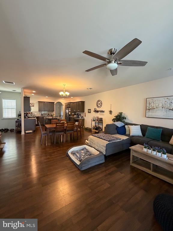 Building Photo - 109 S Village Cir