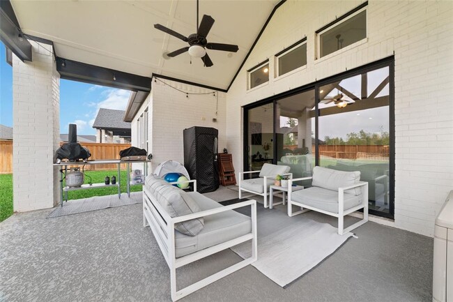 Building Photo - 28266 Emerald Bnd