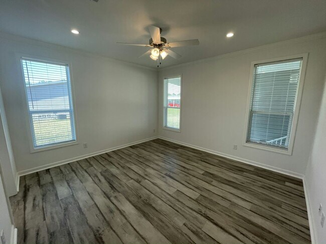 Building Photo - 34815 Silver King Dr