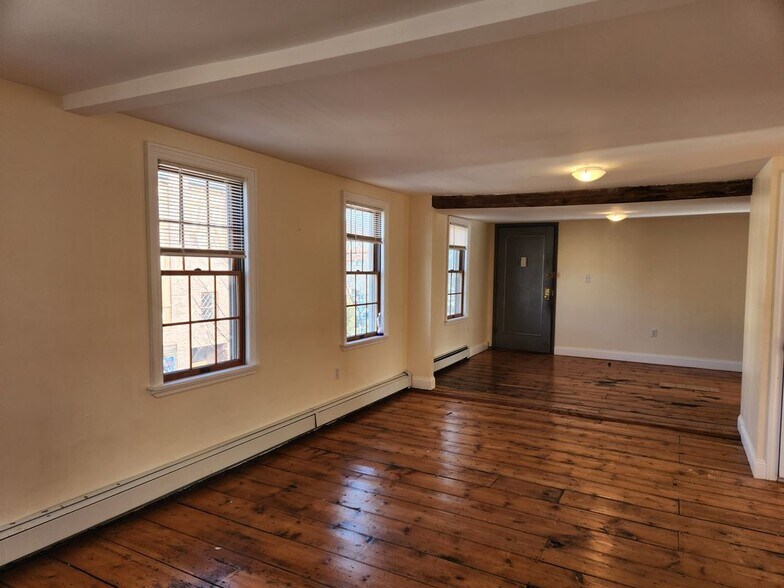 Building Photo - 1009 Brown St