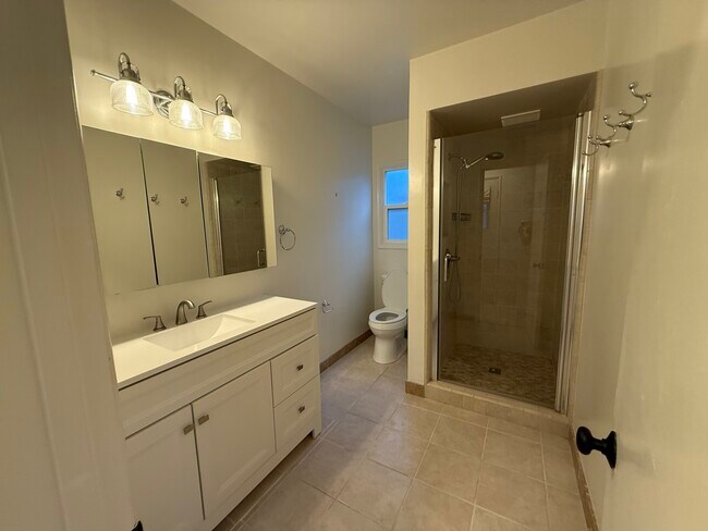 Building Photo - 7822 Bleriot Ave