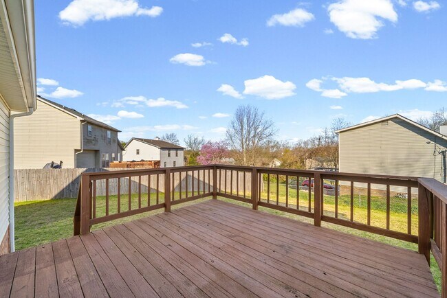 Building Photo - 501 Eysian Rd