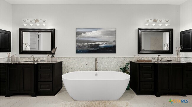 Building Photo - 961 N Academy Ave