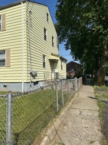 Building Photo - 178 N 16th St