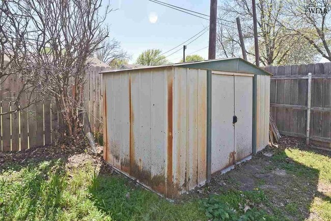 Building Photo - 4618 Sabota Ave