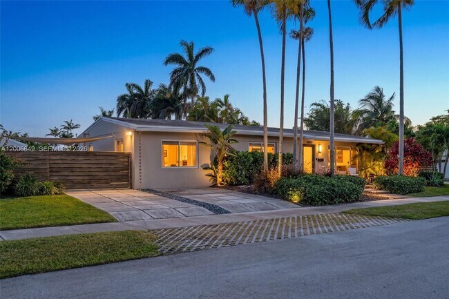 Building Photo - 930 N 11th Ct