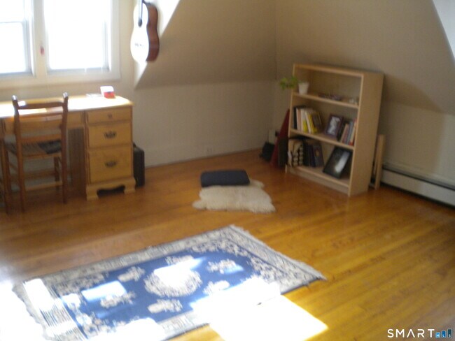 Building Photo - 382 Whitney Ave
