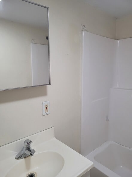 Building Photo - 903 Glendale Dr