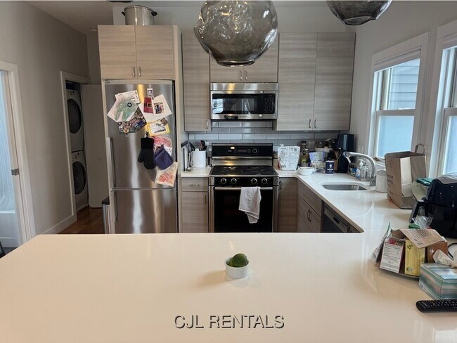 Building Photo - 9 Harding St