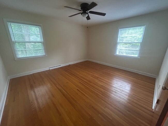 Building Photo - 10 Bevlyn Dr