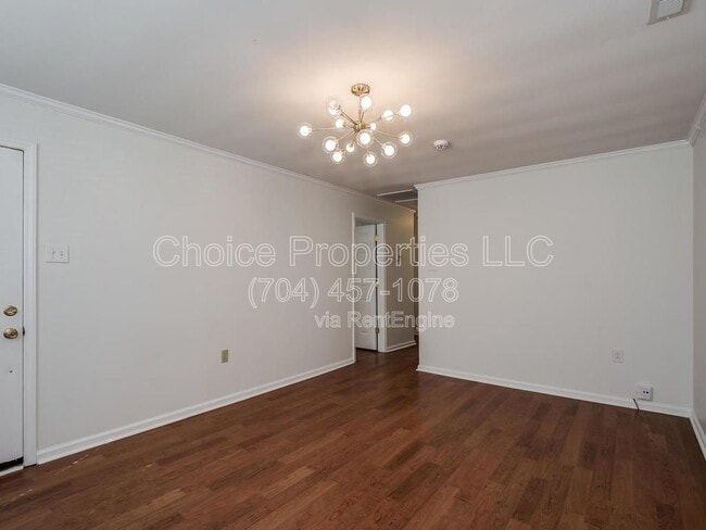 Building Photo - 5111 Valley Stream Rd