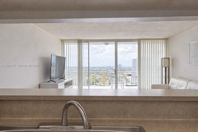 Building Photo - 7601 E Treasure Dr