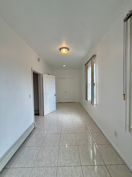 Building Photo - 525 Harrison Ave