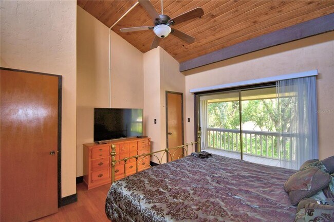 Building Photo - 5027 Sherwood Ln