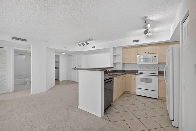Building Photo - 1801 N Flagler Dr