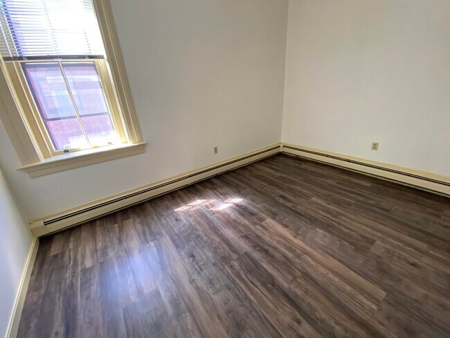 Building Photo - 124 Orange St