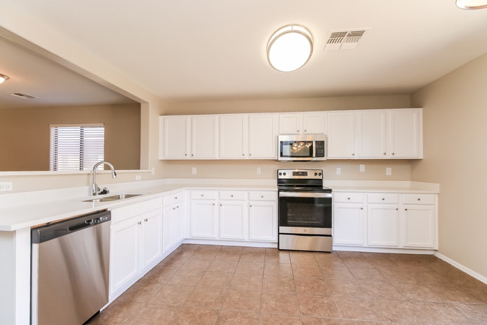 Building Photo - 2328 E Meadow Chase Dr