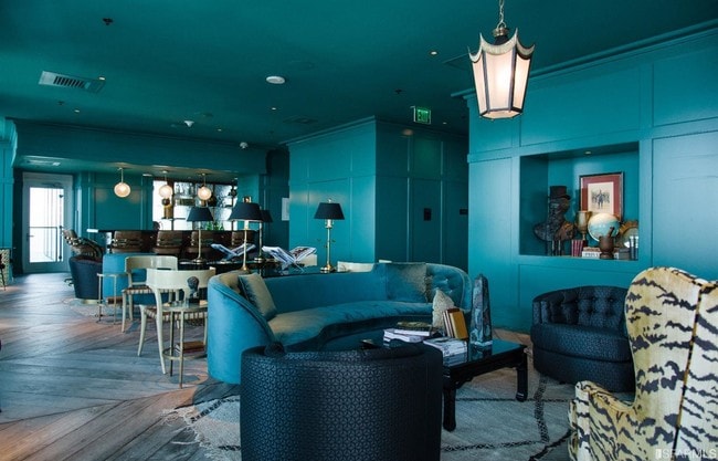 Building Photo - 425 1st St