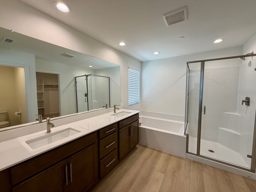 Building Photo - 21600 Thomas Ct