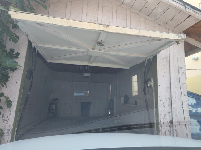 Possible garage - 4078 43rd St