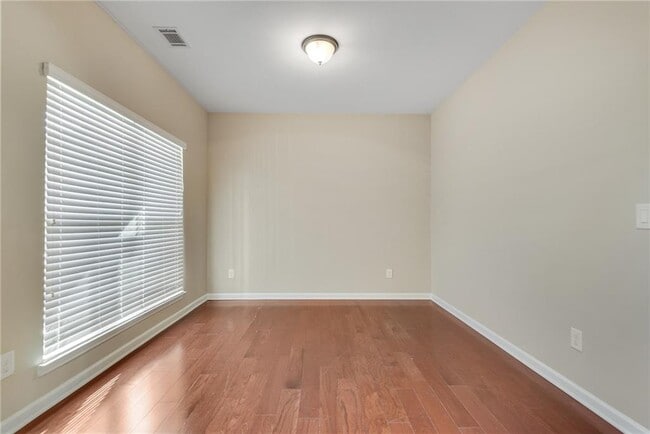 Building Photo - 270 Woods Creek Dr