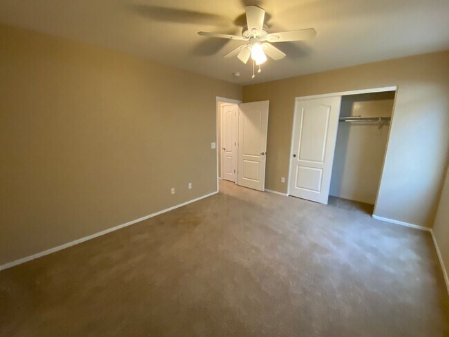 Building Photo - Beautiful 4-Bed, 3-Bath Home with Granite Kitchen, Stainless Steel Appliances, Vaulted Ceilings, ...