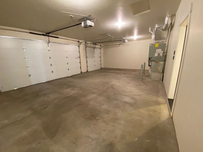 Building Photo - 20781 Kilbourne Loop