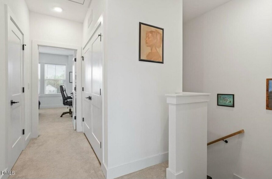 Building Photo - Room in Townhome on Billingshurst Wy
