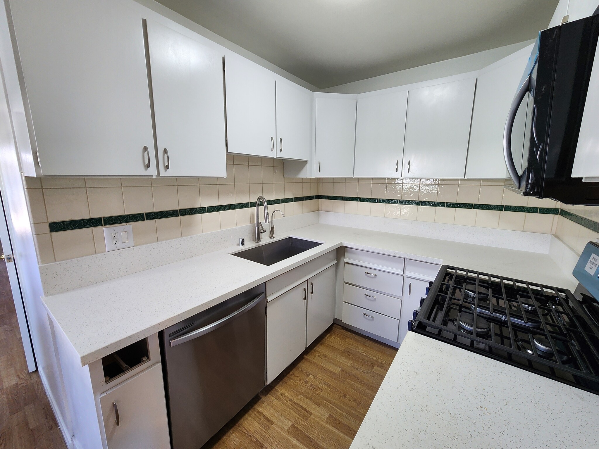 Building Photo - 10447 Cantara St