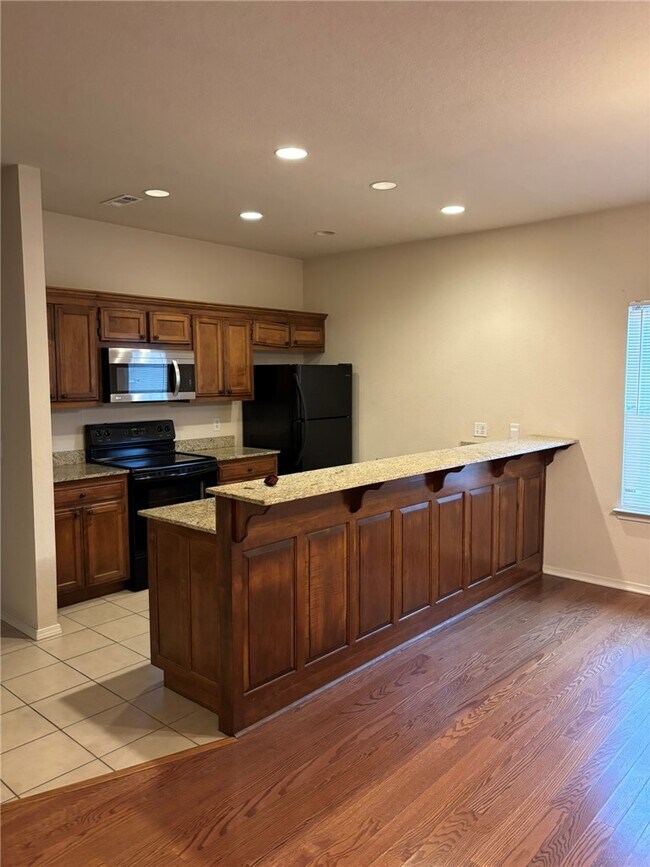 Building Photo - 3107 SW Amberwood Ave