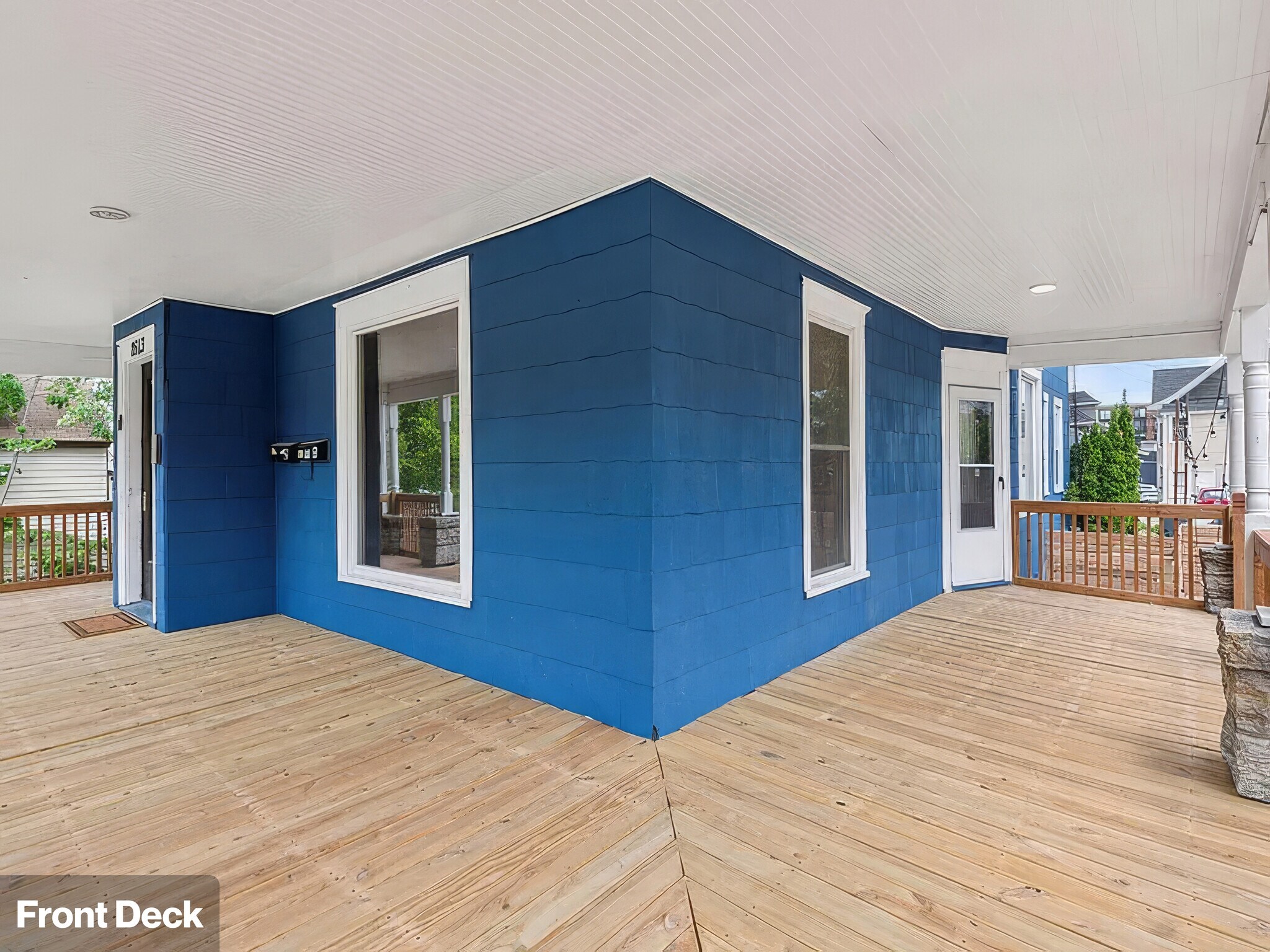 Front Deck - 2613 Bryant Ave S