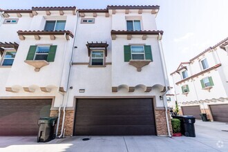 Building Photo - 3558 W Savanna St