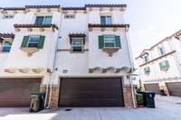 Building Photo - 3558 W Savanna St