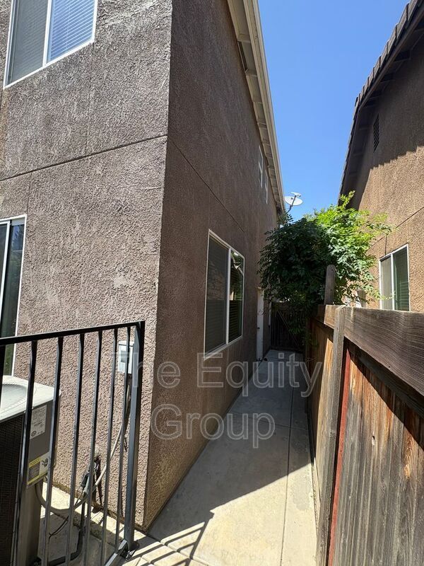 Building Photo - 5115 W Pianosa Ave