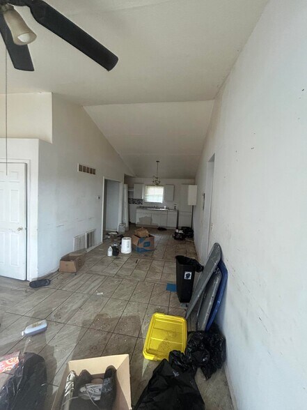 Building Photo - 1104 N 41st St