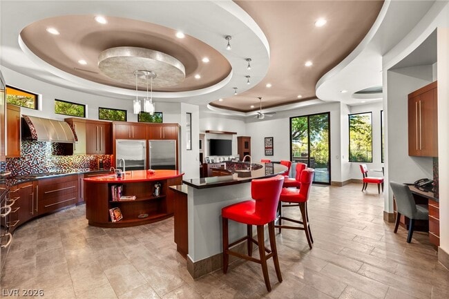 Building Photo - 2 Castle Oaks Ct