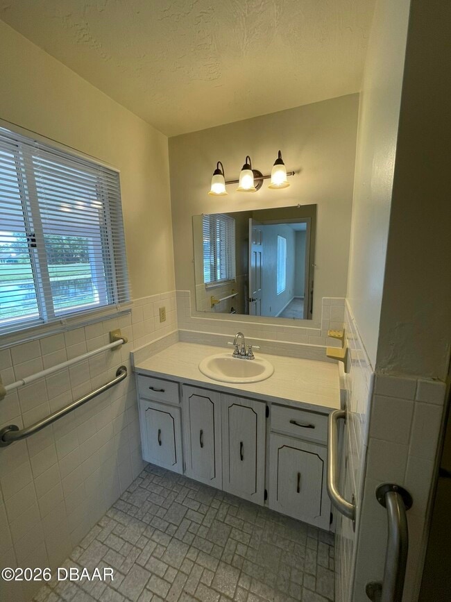 Building Photo - 524 Pelican Bay Dr