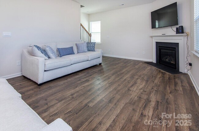 Building Photo - 11105 Austin Estates Dr
