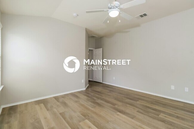 Building Photo - 4 Bedroom Pet-Friendly Home in Manor, TX with Main Street Renewal