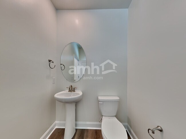 Building Photo - 1617 Lamplighter Ln