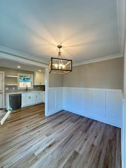 Building Photo - 5325 NE Flanders St