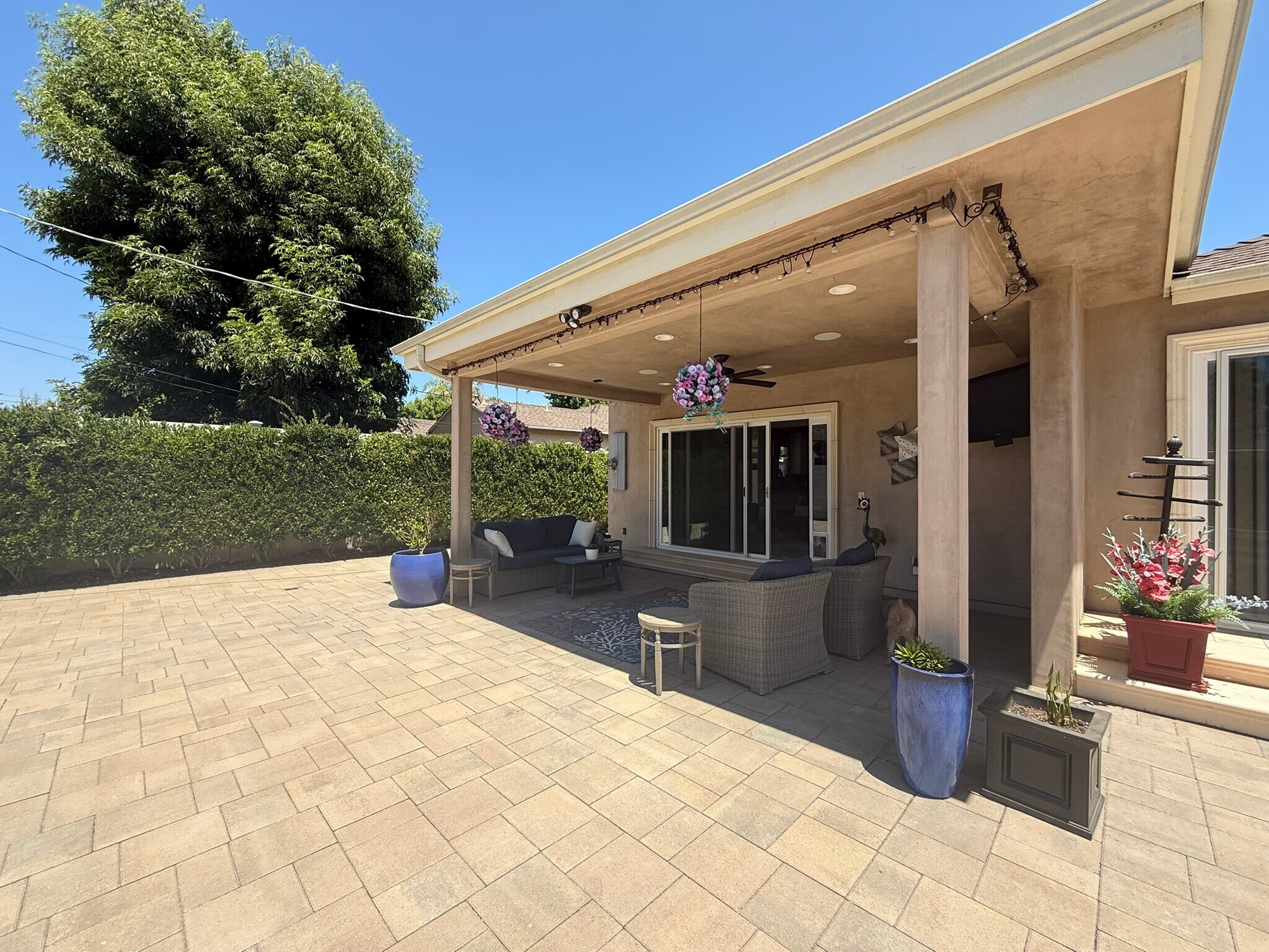 Building Photo - 6039 Greenbush Ave