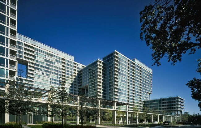 Building Photo - 9655 Woods Dr