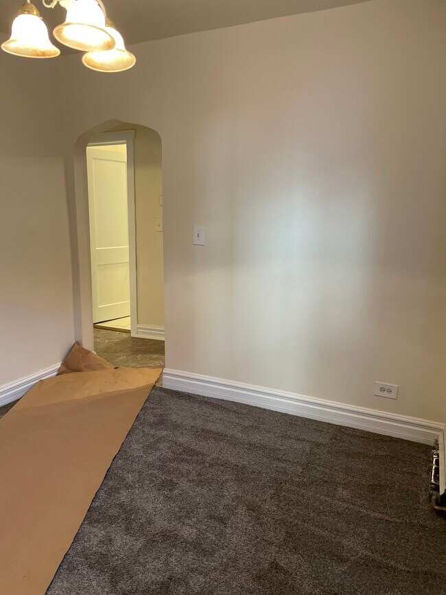 Building Photo - 5948 S Calumet Ave