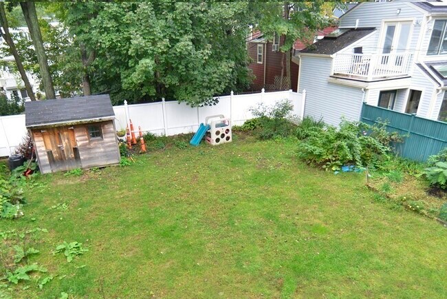 Building Photo - 11 Ballard St