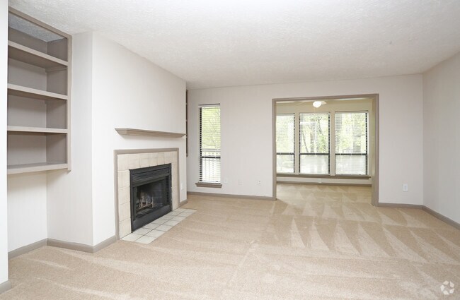 1BR, 1BA - 870sf Fairfield I- Living Area - Rise Silver Lake