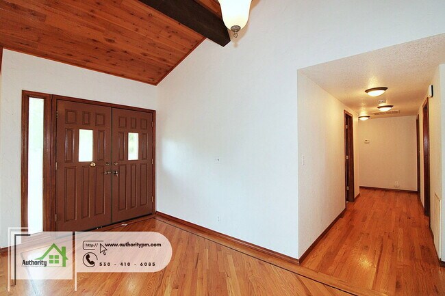 Building Photo - 3345 Golden Heights Dr