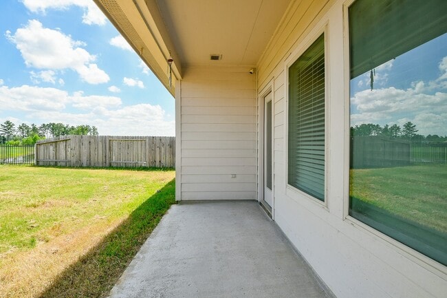 Building Photo - 16744 Lonely Pines Dr